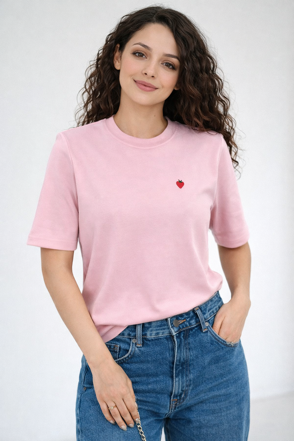 Pembe Çilek Nakışlı Bisiklet Yaka Tişört