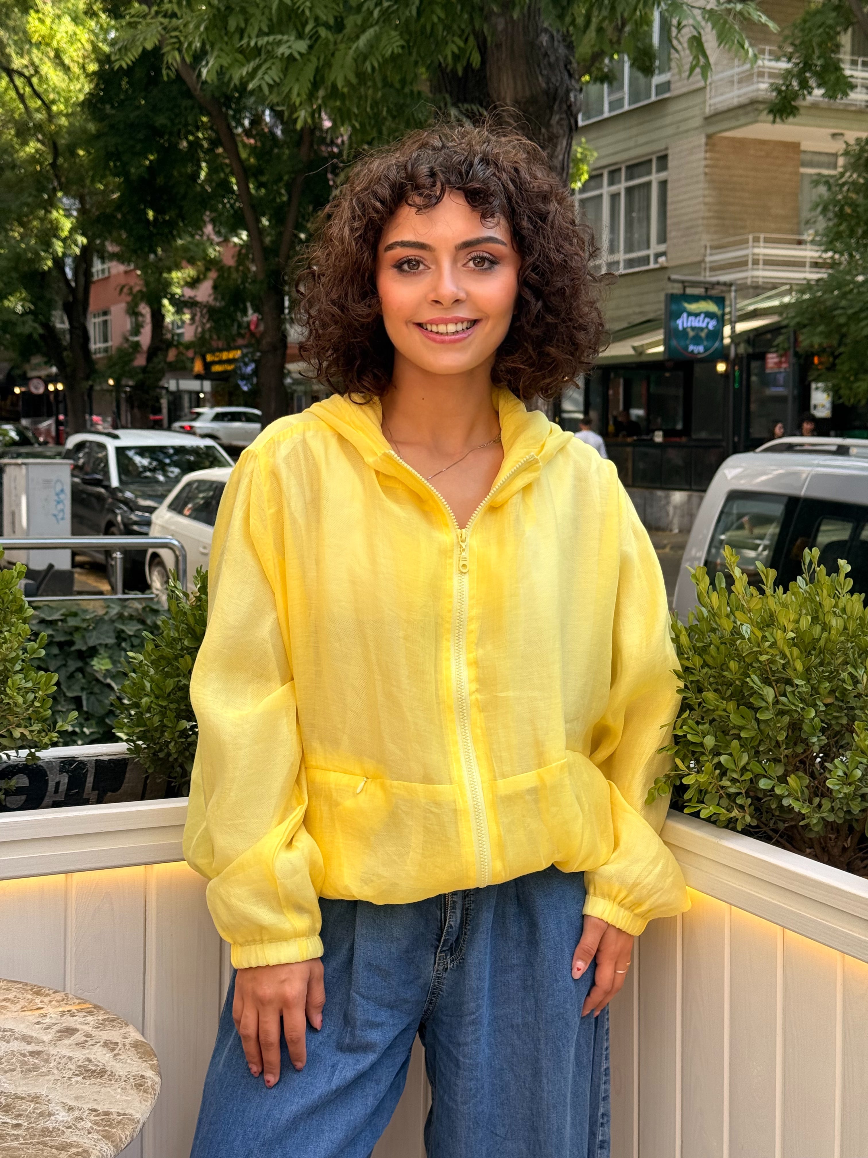 Yağmurluk Sarı
