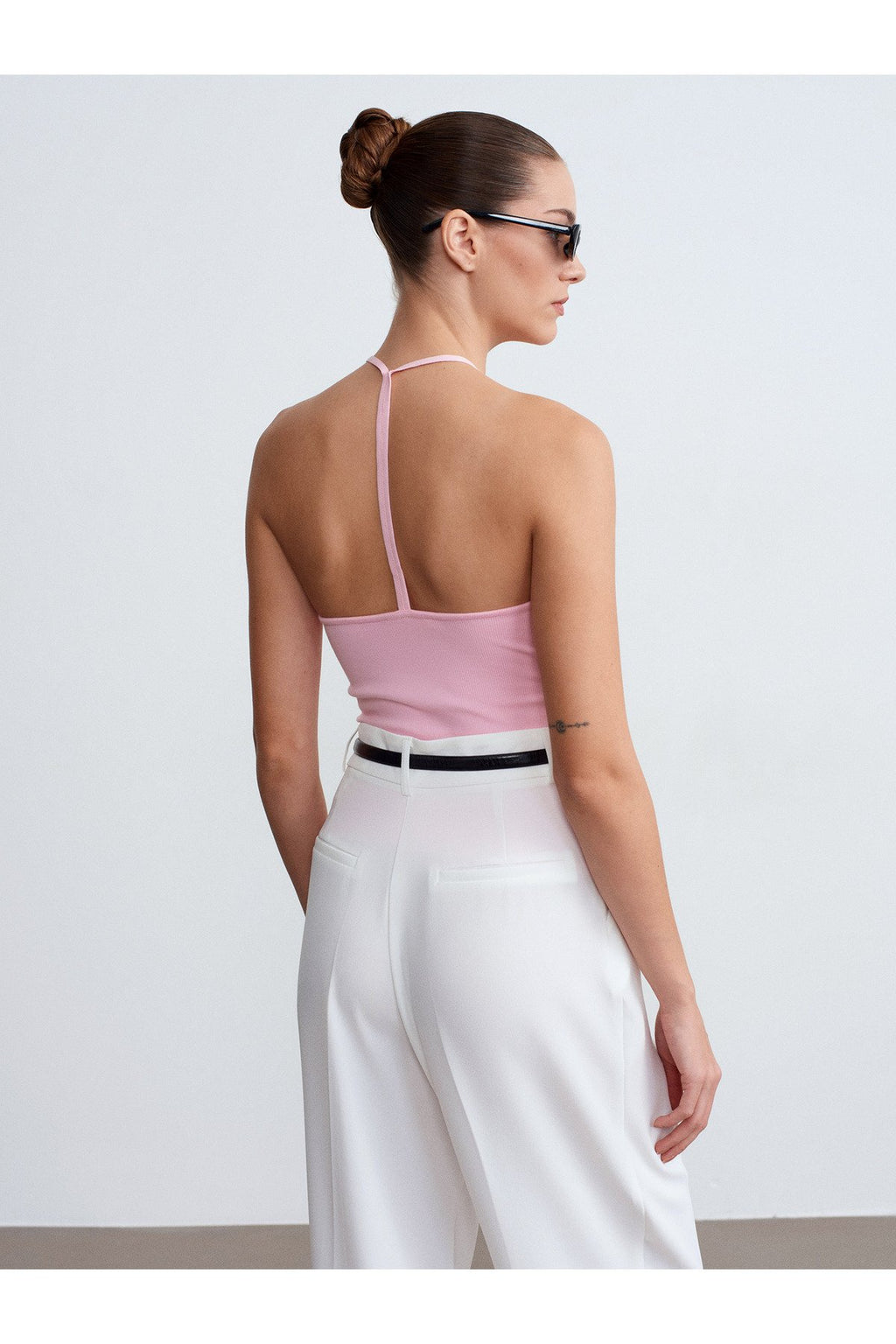 21051 Halter Yaka Askılı Top-Ekru