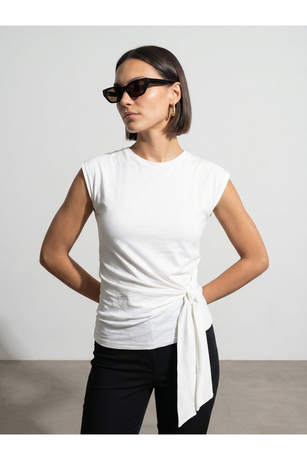 32724 %100 Pamuk Bağlama Detaylı T-shirt-Beyaz