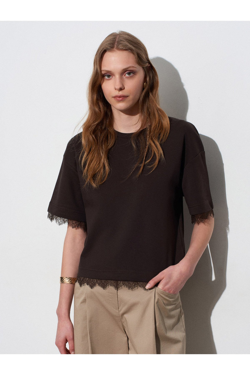 32826 Dantel Detaylı Kısa Kollu T-shirt-Koyu Kahve