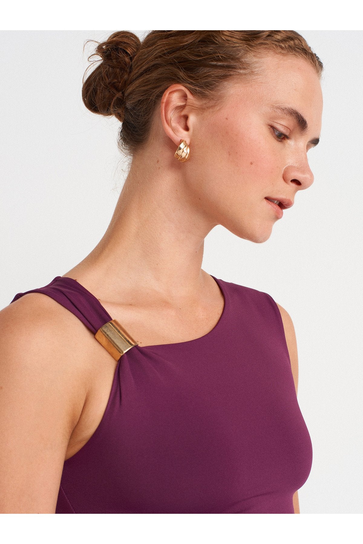 91493 Aksesuar Detaylı Asimetrik Elbise-Mor