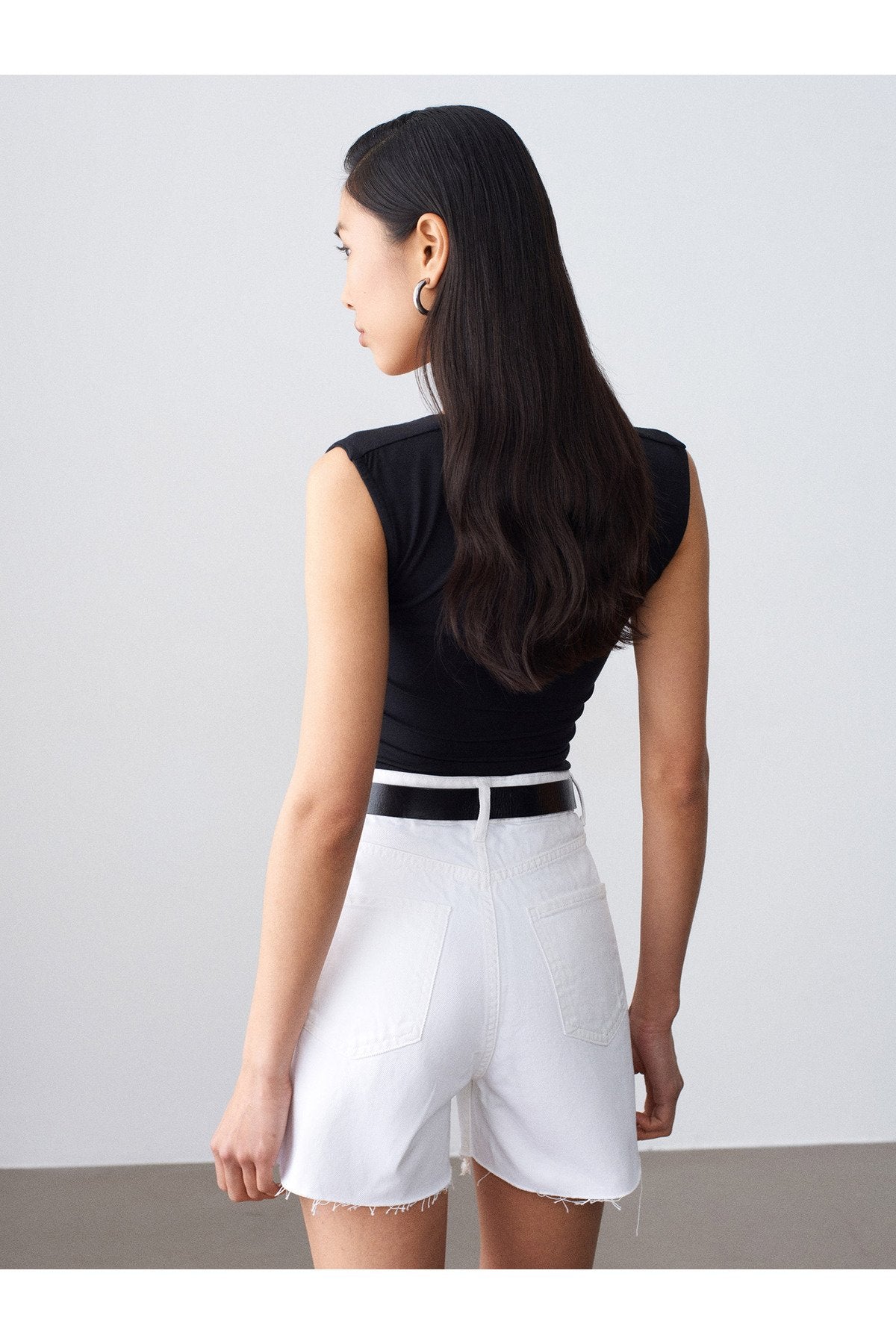 21222 V Yaka Basic Top-Siyah