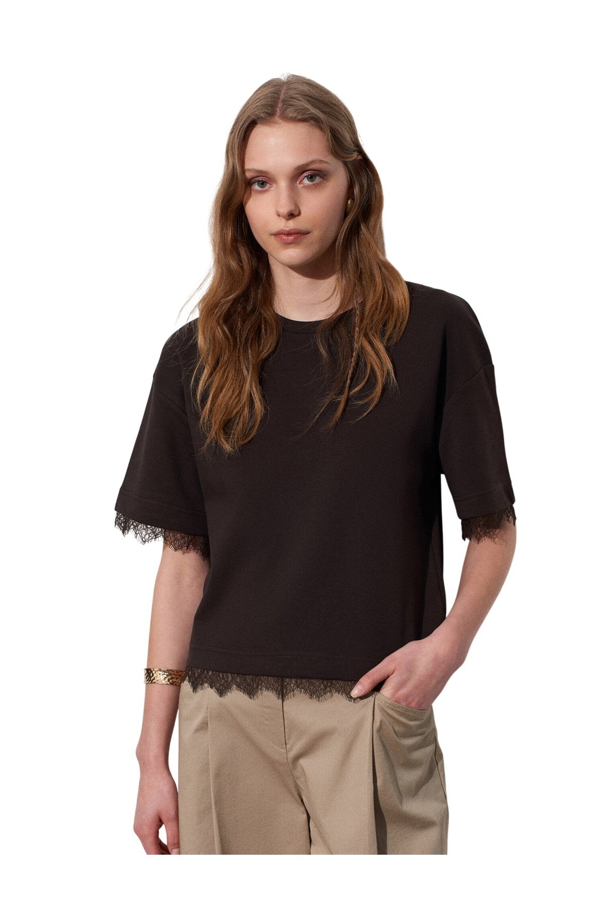 32826 Dantel Detaylı Kısa Kollu T-shirt-Koyu Kahve