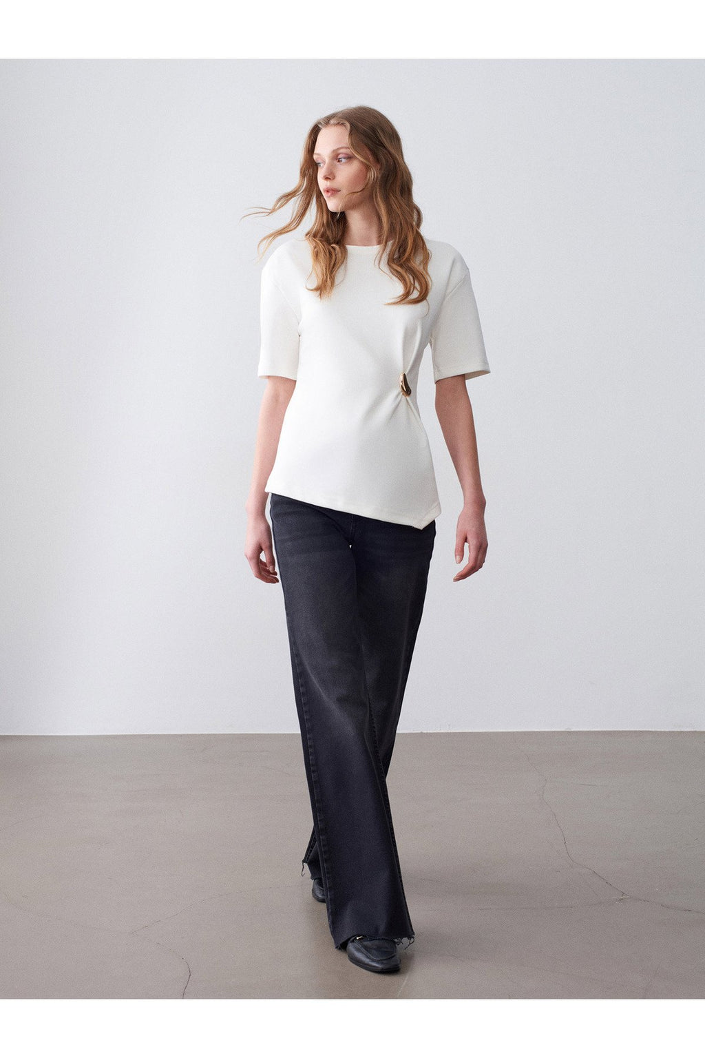 32445 Aksesuar Detaylı Basic T-Shirt-Ekru