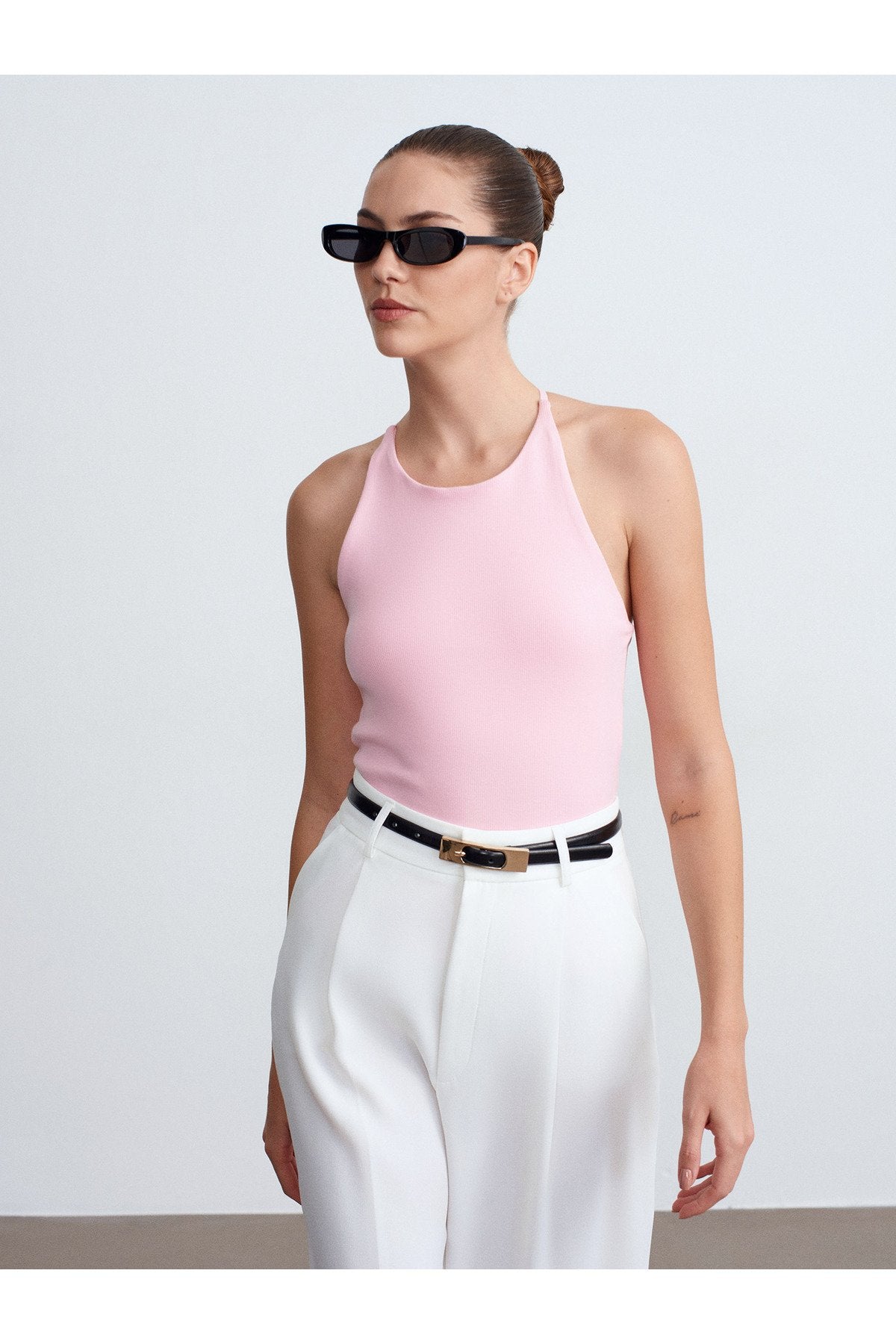 21051 Halter Yaka Askılı Top-Ekru