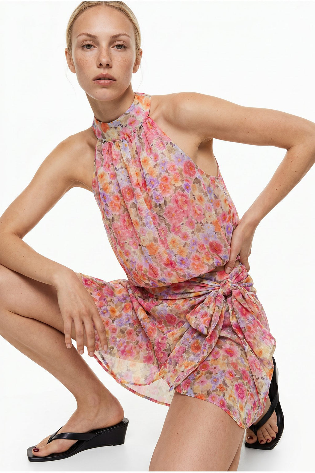 Çiçek Desenli Halter Yaka Crop Bluz Pembe