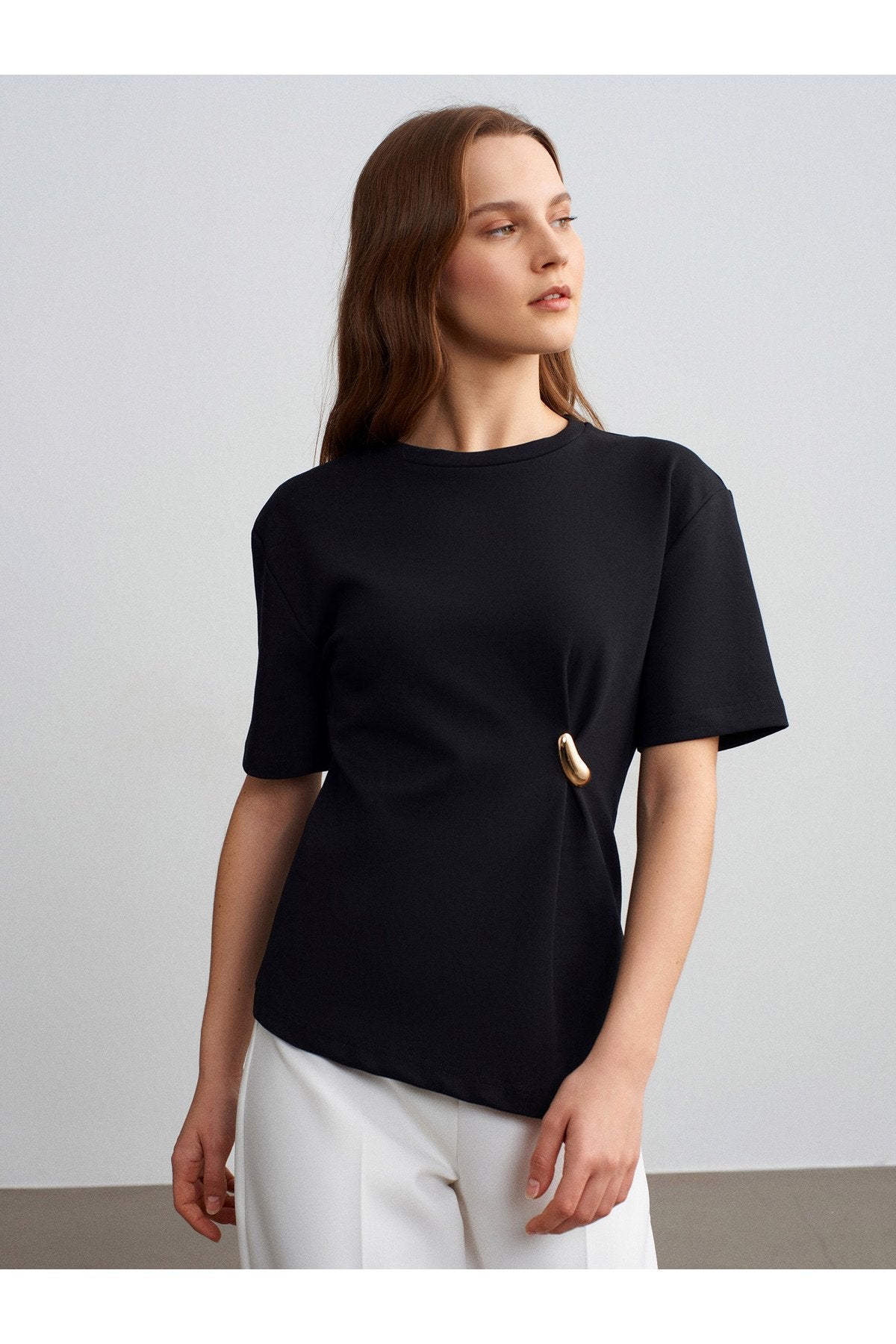 32445 Aksesuar Detaylı Basic T-Shirt-Siyah