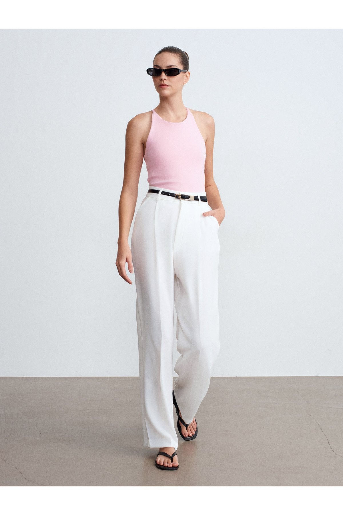 21051 Halter Yaka Askılı Top-Ekru