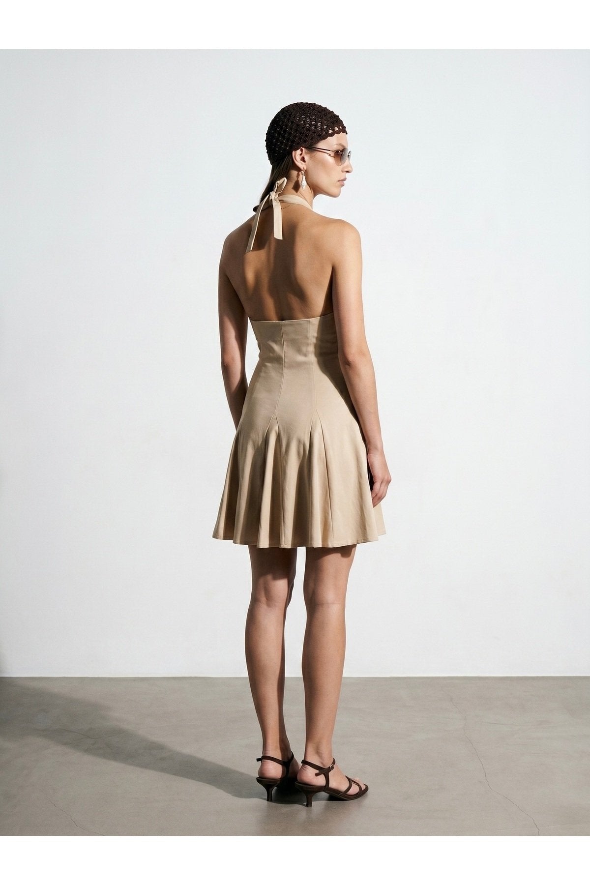 91633 Halter Yaka Mini Elbise-Taş